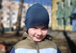 Paweł w ogrodzie Calineczki