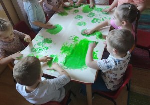 Wspólne malowanie łąki