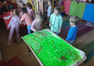 Wspólne malowanie łąki