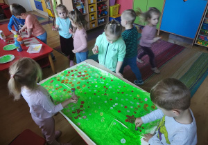 Wspólne malowanie łąki