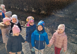 Spacer po przedszkolnym ogrodzie...