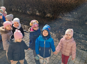 Spacer po przedszkolnym ogrodzie...
