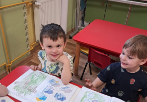 "Pracujemy w książkach"...