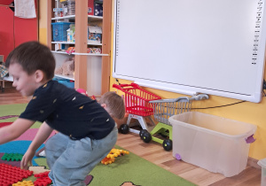 "Zabawy dowolne" w naszej sali...