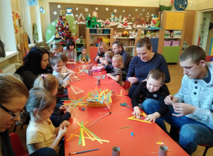 Zajęcia z cyklu "Razem z Rodzicami wykonujemy ozdoby świąteczne"