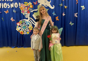 Julka I Ignaś z Królową Róż