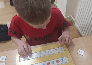 Układanie wyrazów wg. kodu.