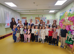 Spotkanie z zespołami ludowymi Strzelce i Klonowianki.