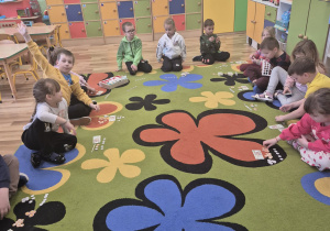 Liczymy pieniądze-zabawy matematyczne.