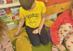 Liczymy pieniądze-zabawy matematyczne.