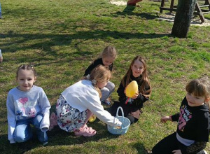 Szukamy Zajączka Wielkanocnego.