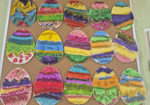 Sensoryczne pisanki.