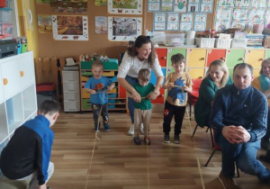 "Wyścigi zajączków".