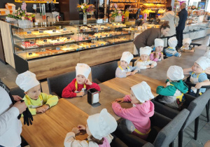 Dzieci na zajęciach Od ziarenka do bochenka