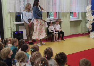 Rozpoczęcie pokazu mody ekologicznej