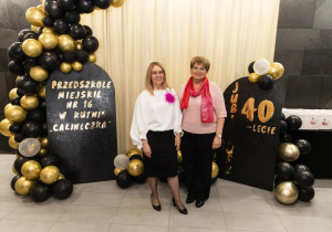 Pani Dyrektor Anna z zaproszonymi gośćmi.