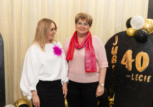 Pani Dyrektor Anna z zaproszonymi gośćmi.