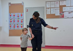 Spotkanie z policjantem na temat bezpieczeństwa