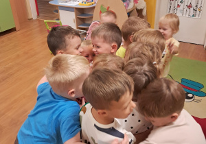 "Dzień kropki" w grupie "Motylki"