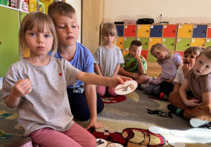Pomoce dydaktyczne dostępne ze strony www.dzieckiembadz.pl