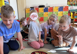 Pomoce dydaktyczne dostępne ze strony www.dzieckiembadz.pl