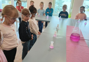 Eksperyment chemiczny.