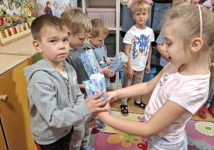 Wręczanie upominków
