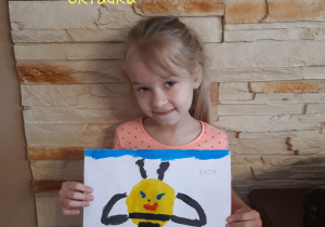Kaja wykonała okładkę do książki o pszczółce Mai.