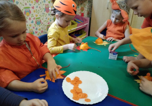 wykonujemy "Pomarańczowe myszki"