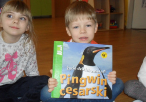 Czytamy ksiązkę o pingwinach