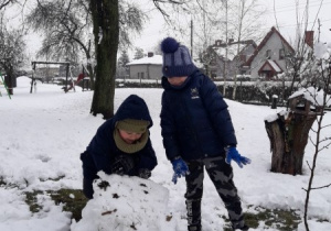 "Zimowe zabawy na śniegu"